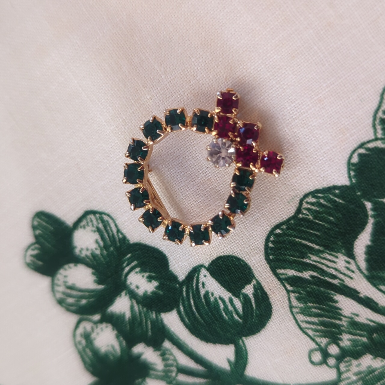 5/$20 Sweet Rhinestone Christmas Wreath Pin